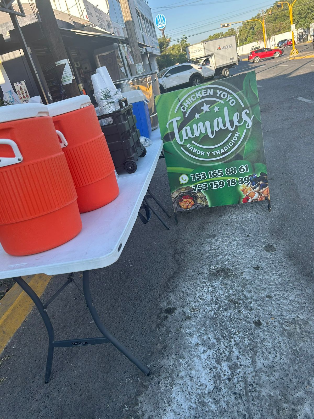 Chicken yoyo Tamales y atole